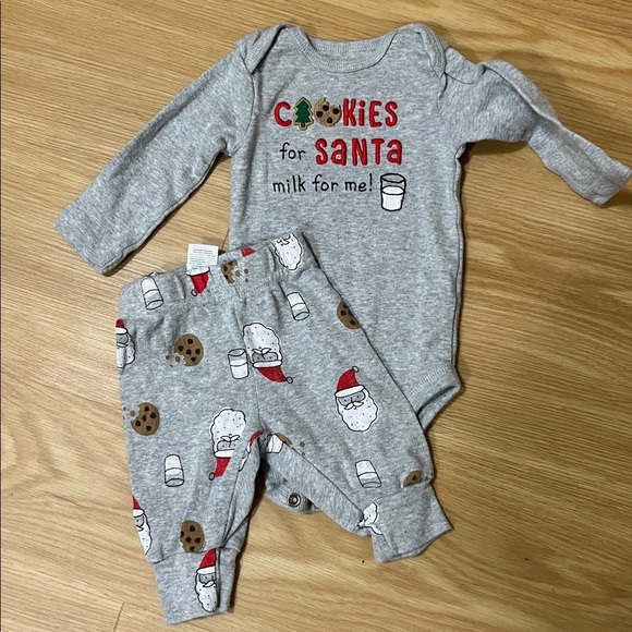 Assorted Infant Holiday & Christmas Clothes Bundle 0-3 Month - Picture 5 of 7